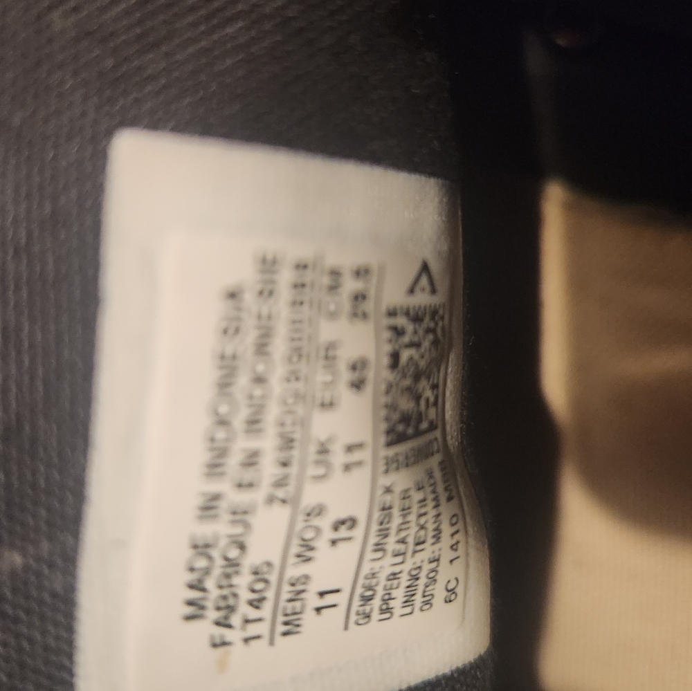 Black Leather Converse  All-Star Shoes